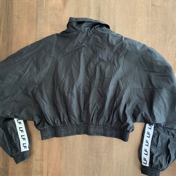 LF THE BRAND WOMENS CROP BLACK JACKET S - Picture 2 of 3